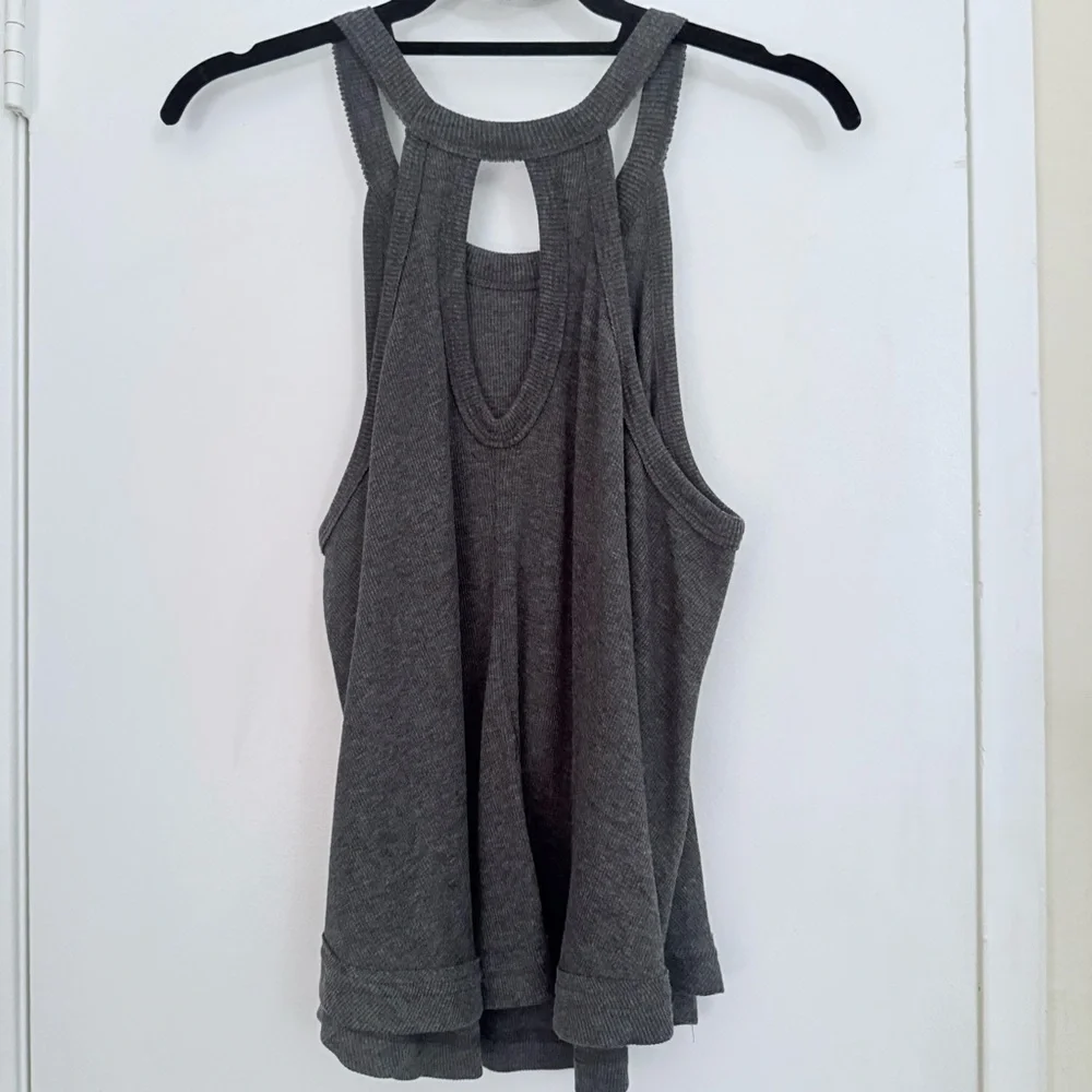 NWOT FREE PEOPLE WE THE FREE GRAY RACERBACK TANK TOP—PRISTINE, NEVER WORN! - Picture 2 of 11